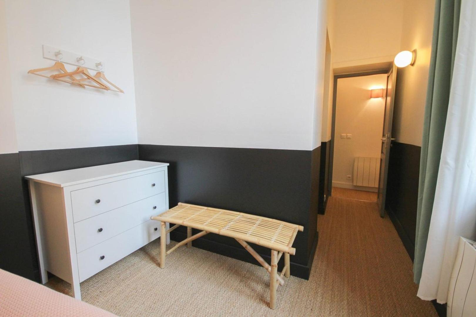 2-Bedroom Flat + Private Car Park. 里尔 外观 照片
